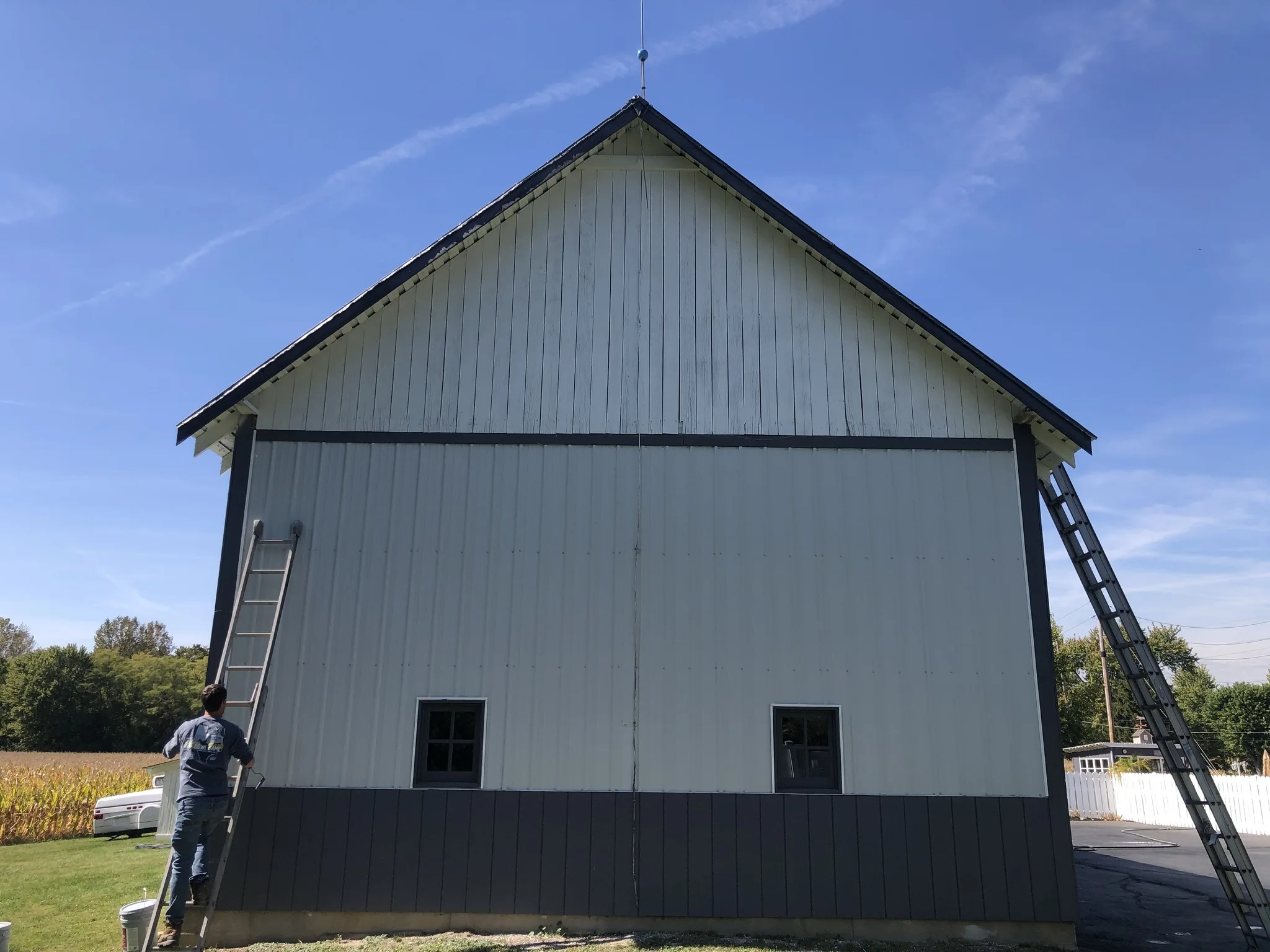 Two-tone exterior finish